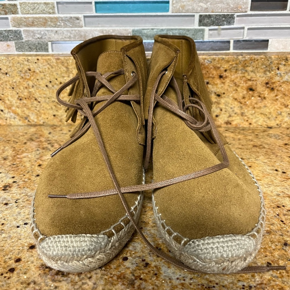 Saint Laurent Moccasins